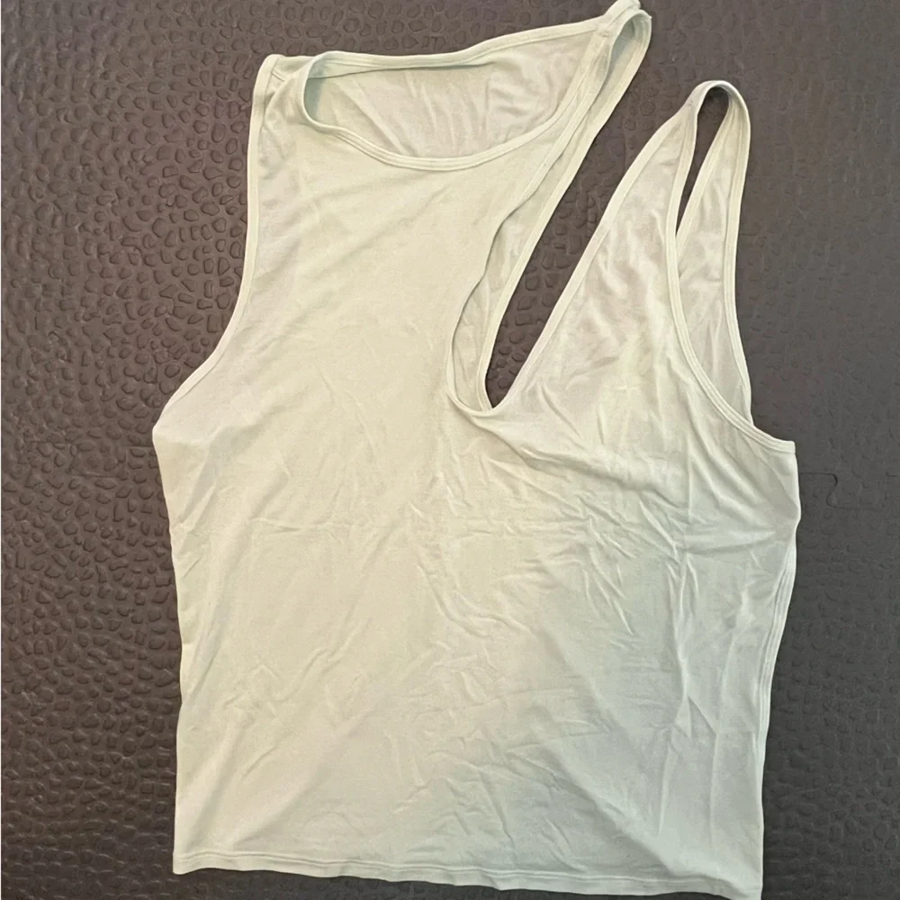 Lululemon Shoulder Cut-Out Yoga Tank Kohlrabi Green